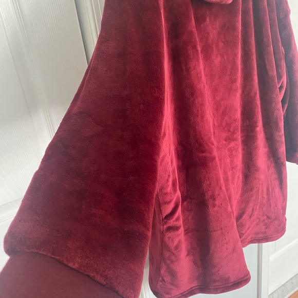 Red Huggle - Picture 4 of 4